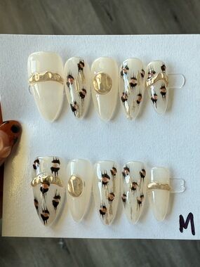 Neutral Gold Accent Leopard Print Press-On Nail Set - Women Makeup